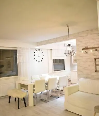 Apartment 2 Bedroom Near By Santa Claus Village *