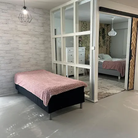 アパート 2 Bedroom Near By Santa Claus Village *